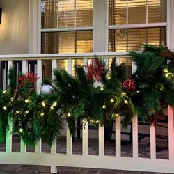 Luxe Christmas garland - 9 feet