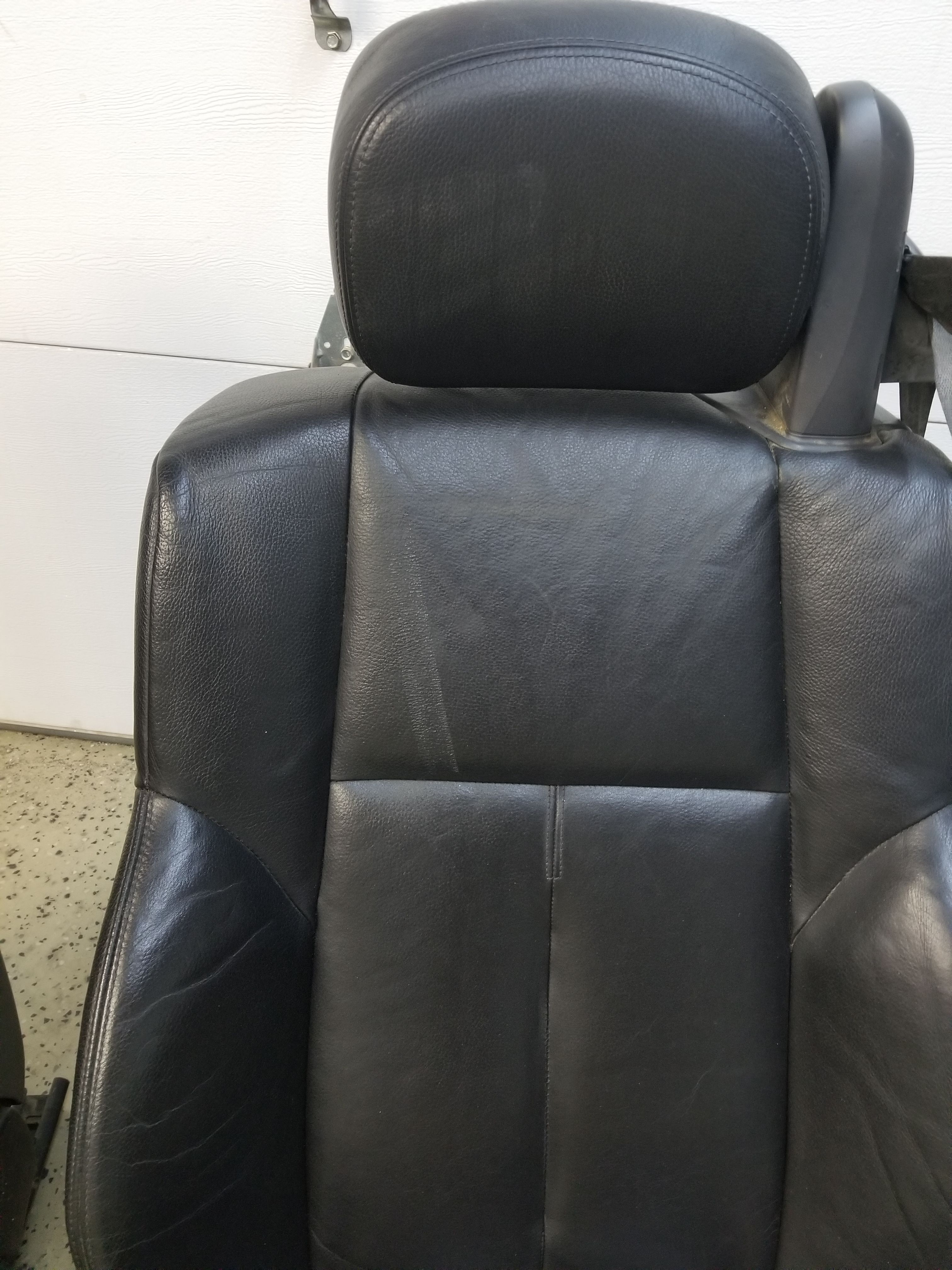 2004 BMW 645ci black leather seats