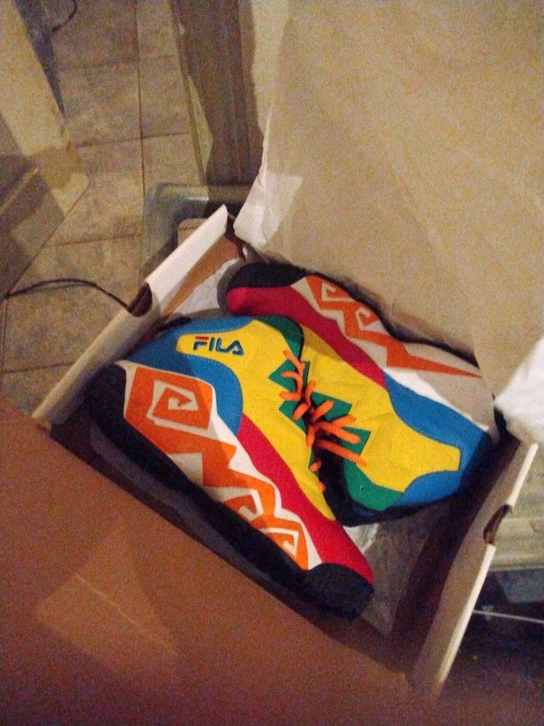 Shoe For Sale As Lot