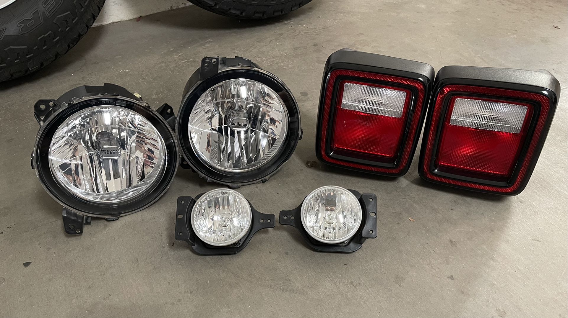 2018 Jeep JL Sport OEM Lights