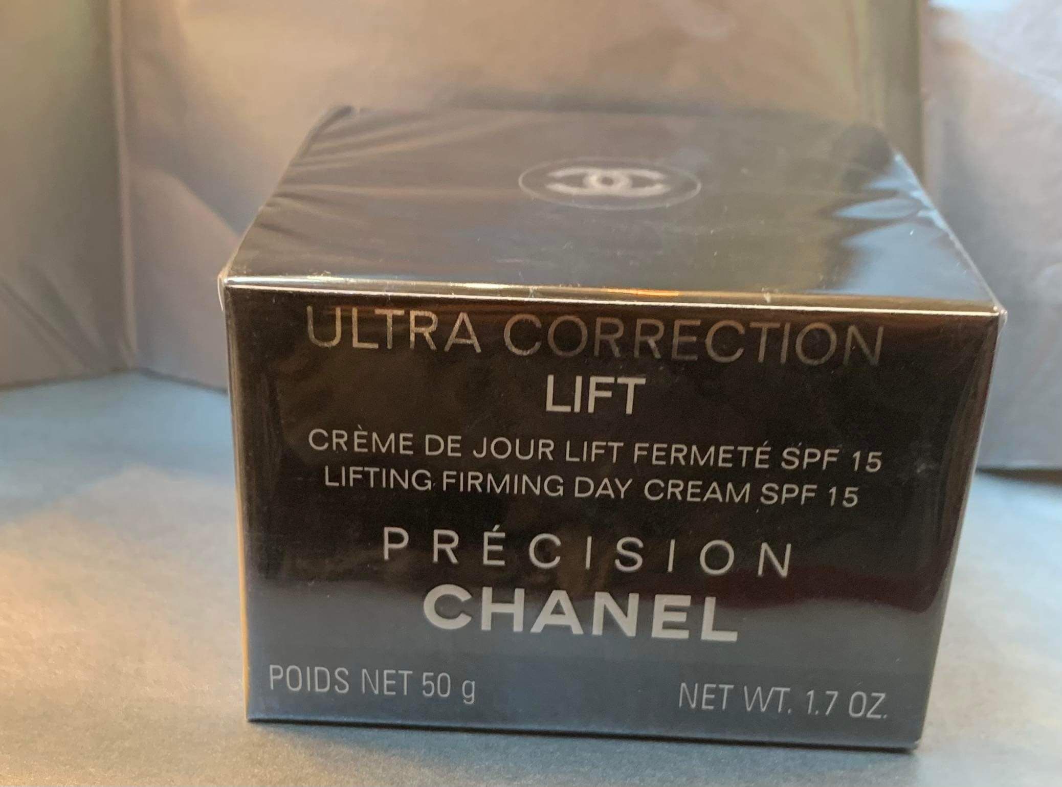 Chanel Ultra Correction Lift Travel Essentials Set - Update - The