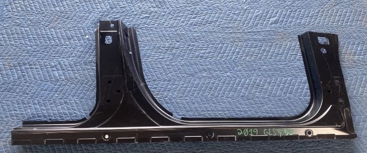 Right Side-Rocker Panel 13-19 GL (Base, 4Matic®,AMG) Mercedes-Benz 166-637-10-00