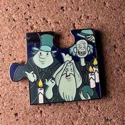 Disney Pin GHOSTS Haunted Mansion Character Connection Mystery Puzzle LE 650