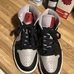 Nike Air Jordan 1 Mid Black Red Grey Sail BQ6472-060 Womens Size 5.5