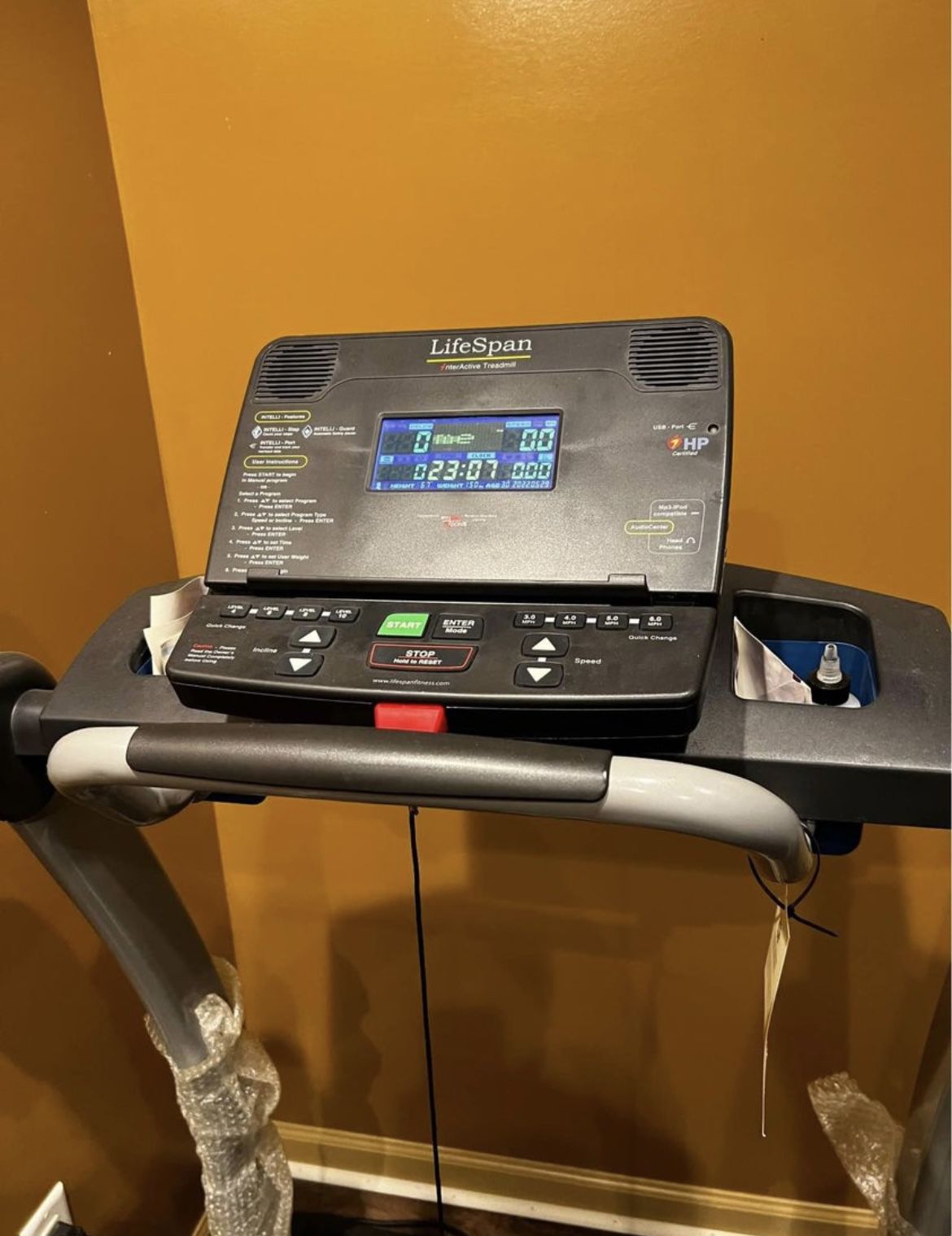 Lifespan Treadmill with incline, mp3, portable 