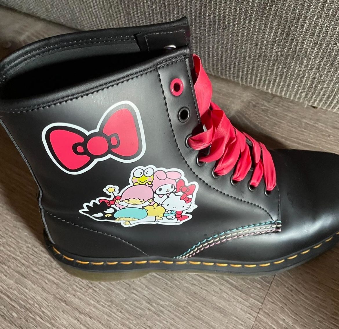 Dr Martens Hello Kitty