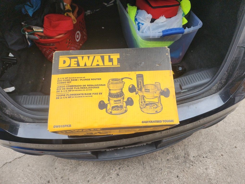 Dewalt 2-1/4 Plunge Router