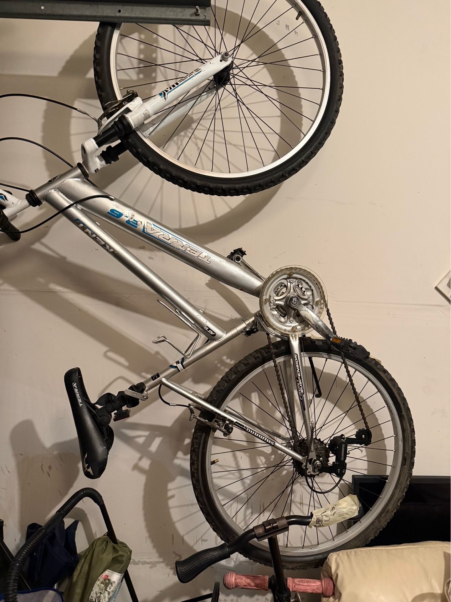Kent Terra 2.6 Men’s Mountain Bike – 21 Speed, Front Suspension