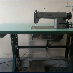 1A Juki Industrial Sewing Machine Model DDL-5530
