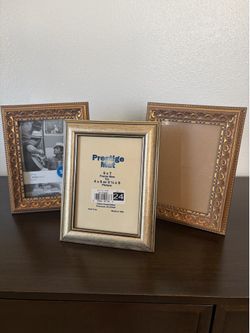 Gold Picture Frames 5x7 - Set of 3