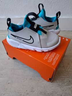 NEW 9C DEAL NIKES BOTH