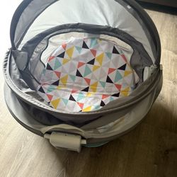 Portable Bassinet $10