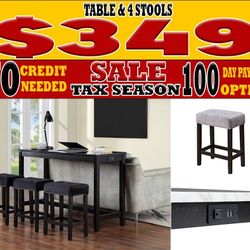 Table With 4 Stools 
