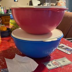 2 Tupperware Thatsa Bowls Mixing Bowls 32 Cups 7.8L Chili Red