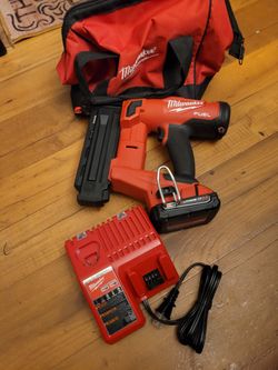 Finish Nailer 18g Fuel Milwaukee Batery 