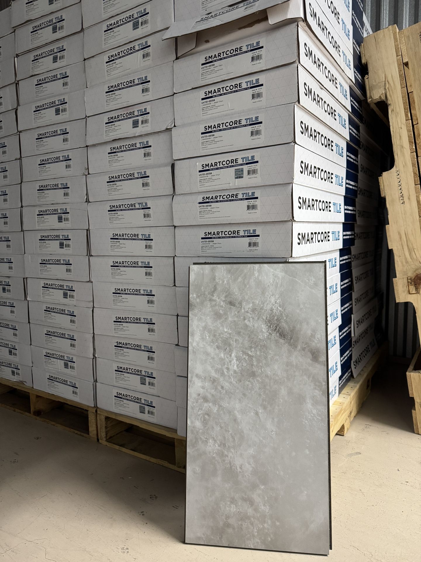 SMARTCORE Jasper Onyx 12-in W x Waterproof Stone look Luxury Vinyl Tile Flooring