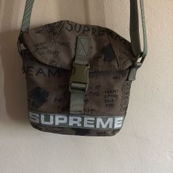 Supreme Sidebag 