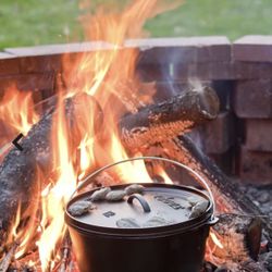 Vintage Lodge 12CO Cast Iron #12 Dutch Oven Made In USA 12" Diameter 3 Legged 6qt