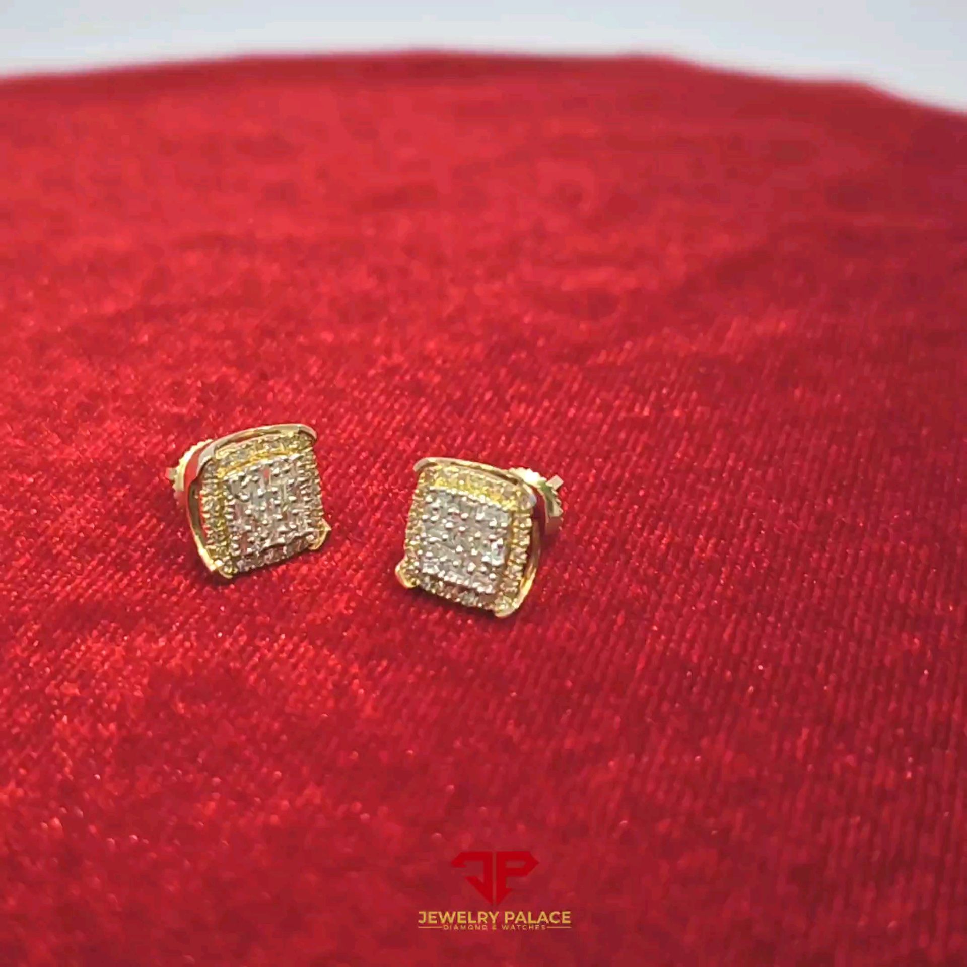 Elegant Gold Square earring with 10K Gold and 0.5 CTW of diamonds