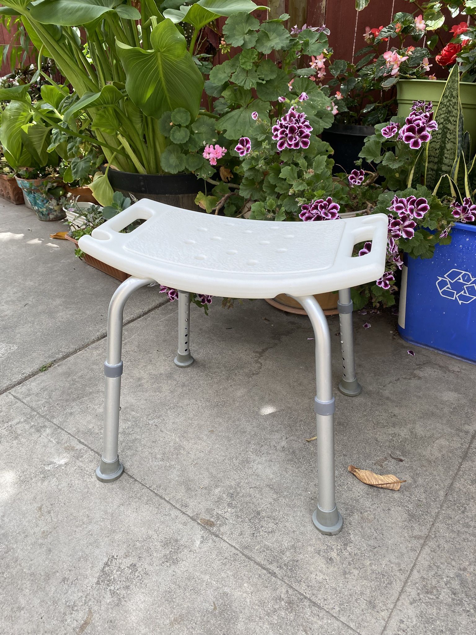 Nova Bath Seat 300 Lb. Weight Capacity