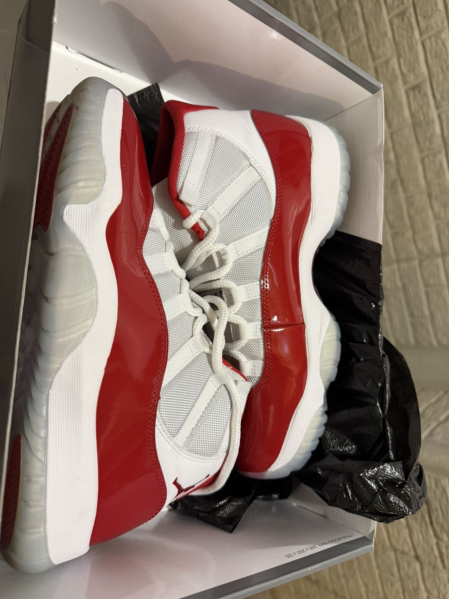 Retro 11s Air Jordans Cherry Red