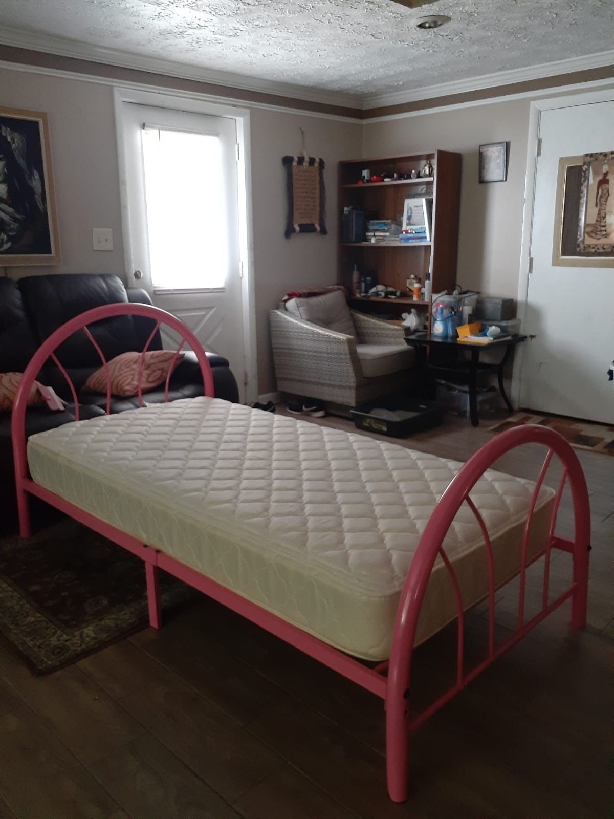 Complete twin metal pink bed with mattress