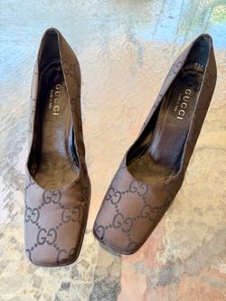 Vintage Gucci heels- great condition , with