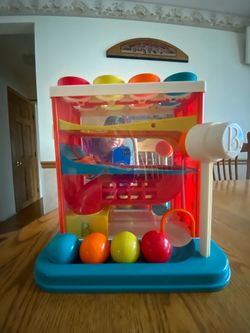 https://offerup.com/redirect/?o=Qi5Ub3lz Wacky Ball Pounding Toy