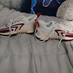 4 Women Nike Zoom 
