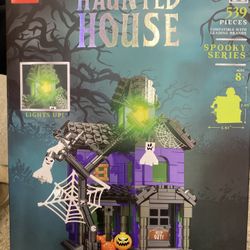 Brand New Block Tech Haunted House Set (539 Pcs) – LIGHTS UP! 🎃👻