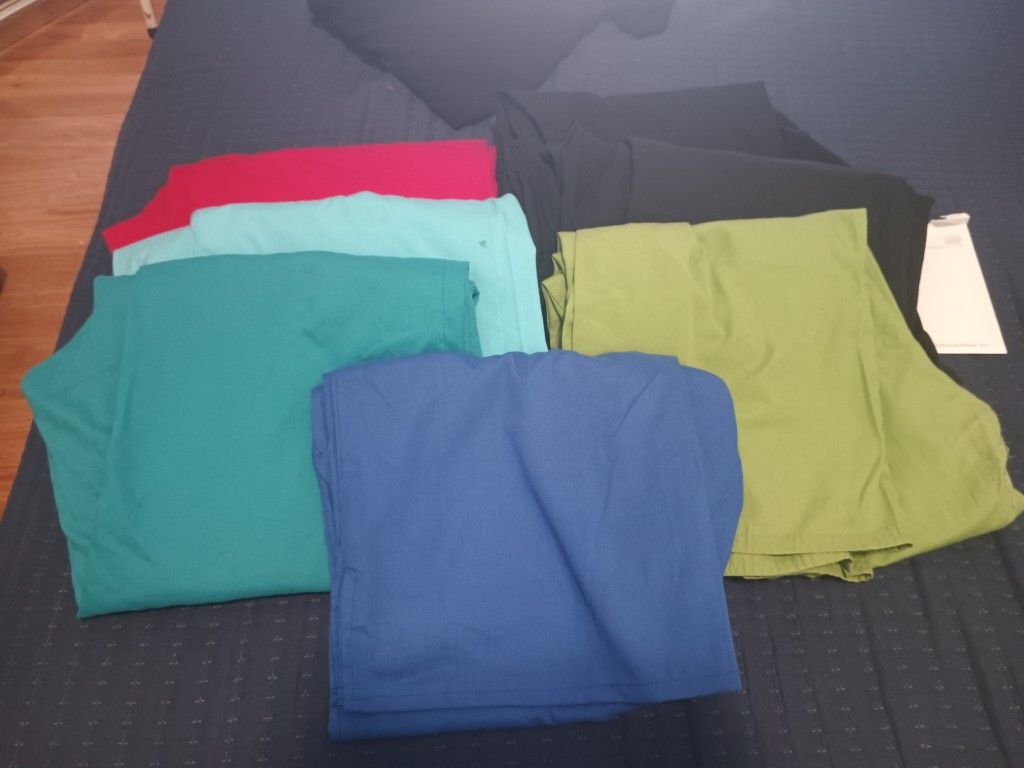 7 pairs x large scrub pants