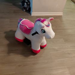 DYNACRAFT Stable Buddies Willow 6V Plush Ride On