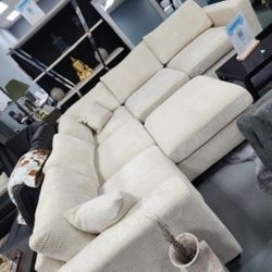 ✨️ Sectionals, 2pc Sofas ✨️ Furniture Queen Bedrooms, Dining Avail