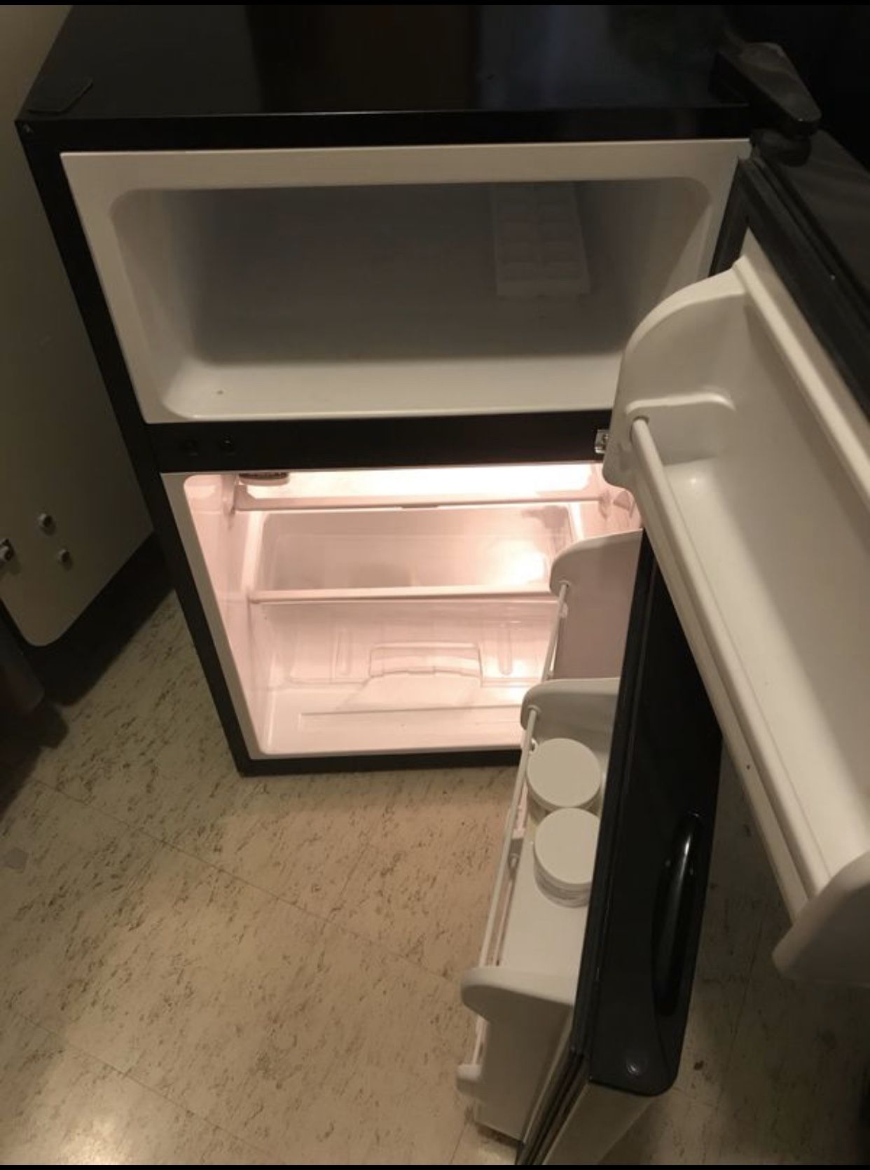 Igloo Dorm Refrigerator and Freezer Combo for Sale in Federal Way, WA