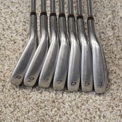 Taylor Made Burner SuperSteel Iron Set 4-PW Steel Shafts Regular Flex RH. Excellent grips. Shafts and clubs in great condition.

$150 obo