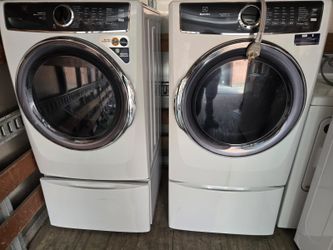 Electrolux washer and dryer set