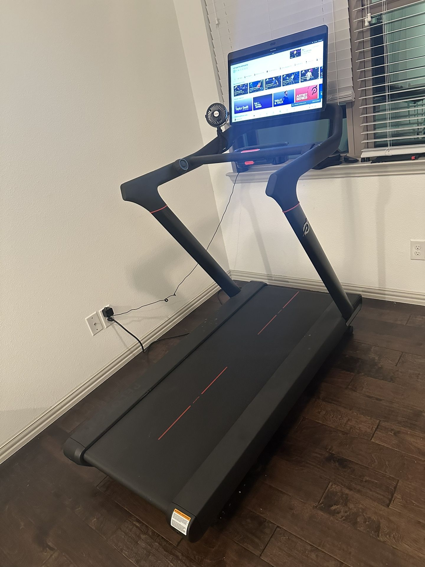 Peloton Treadmill For Sale. 