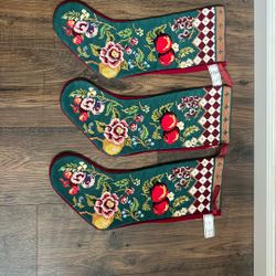 Beautiful needlepoint stockings (3)