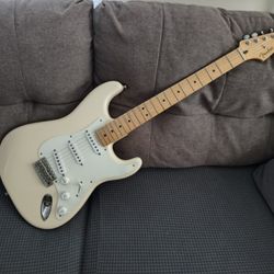 Fender Stratocaster MIM Olympic White Very Cool Guitar.