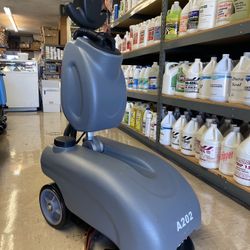 BATTERY FLOOR SCRUBBER 