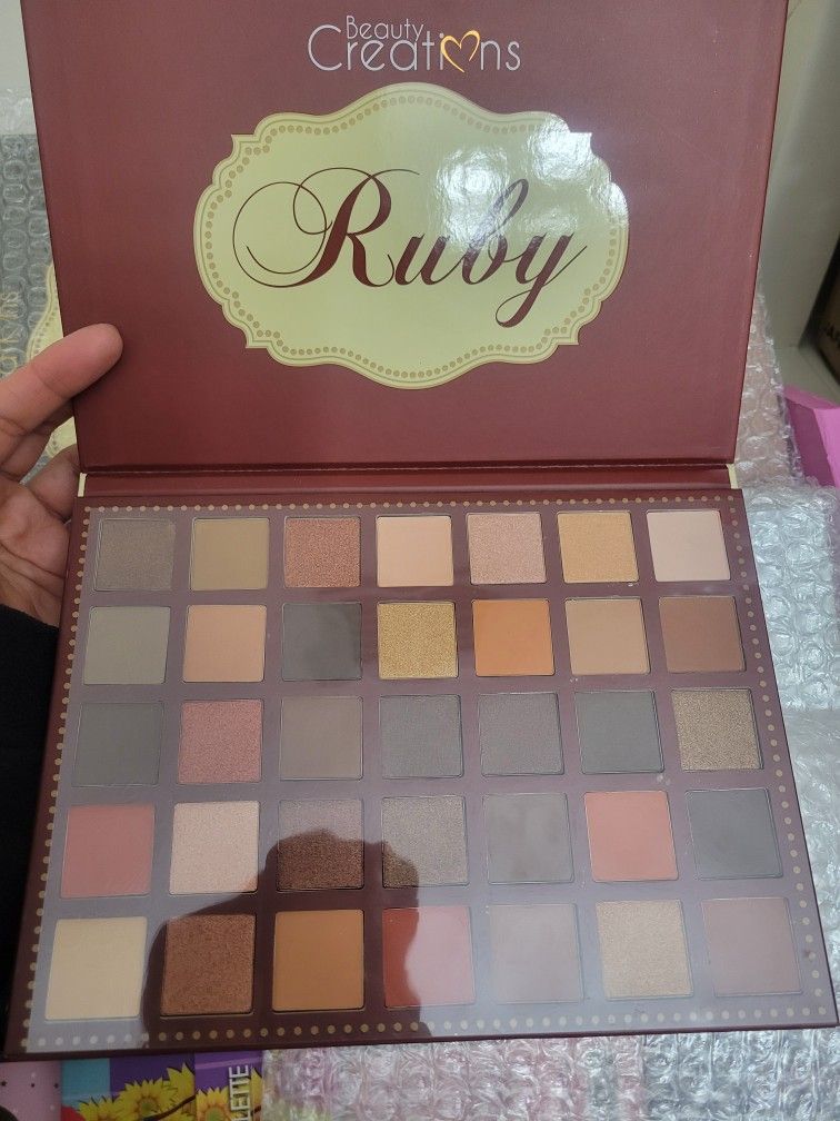 NUEVA PALETTE DE SOMBRAS