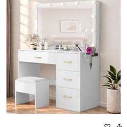 Makeup Vanity (BRAND NEW)