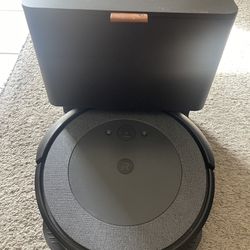 iRobot Roomba Vacuum & Mop