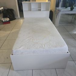 Bed with mattress missi g one drow