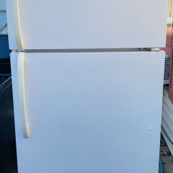 Refrigerator - Freezer (Brand: Frigidaire)