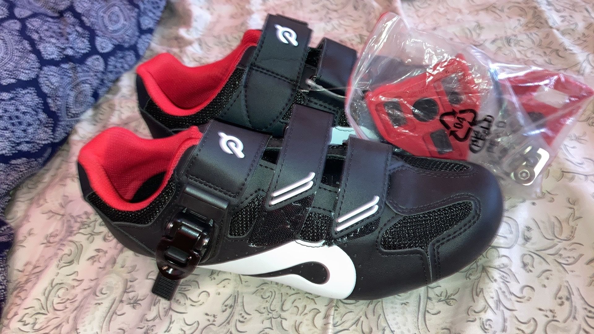 Peloton Cycling Shoes MEN 7 WOMEN 9 