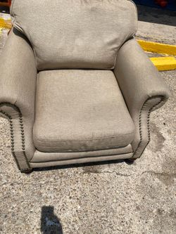 Nice Chair W/ Nail Heads! Delivery Available !