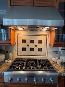 Thermador professional gas stove and hood vent
