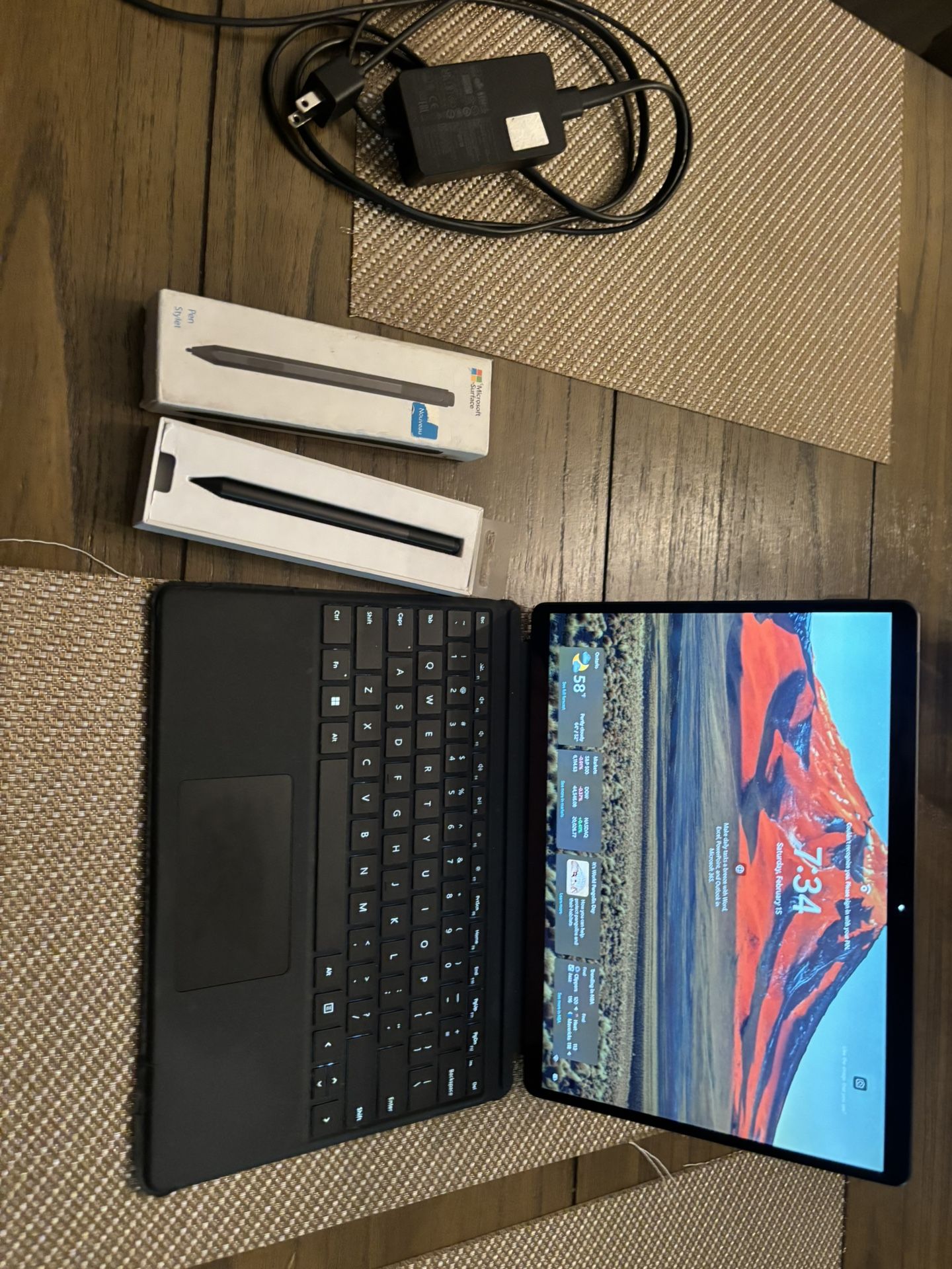 Microsoft Surface Pro 8 With stylus And Keyboard