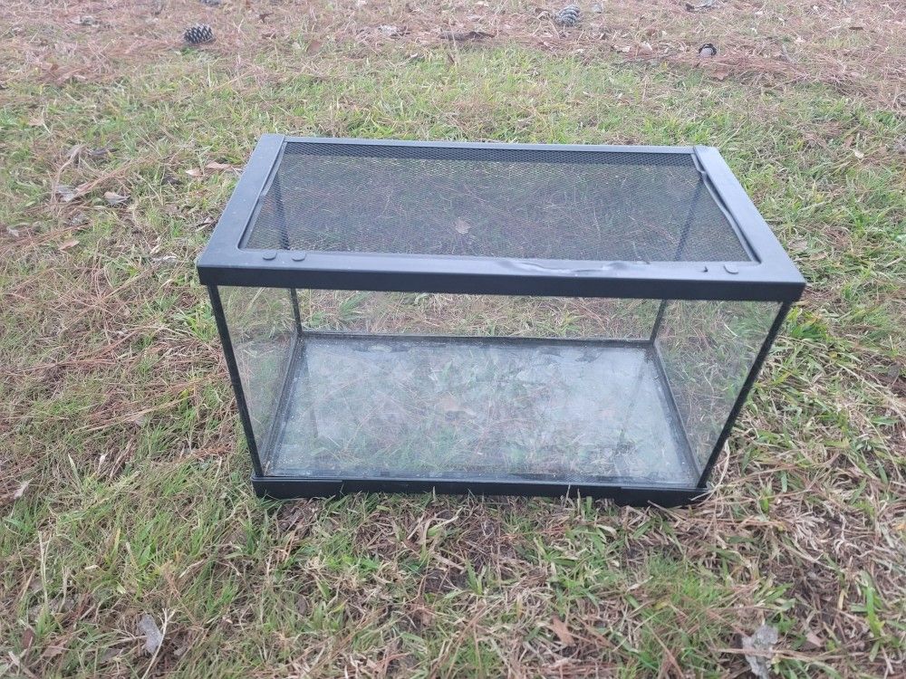 Reptile Tank With Sliding Lid ( Please Read Description )